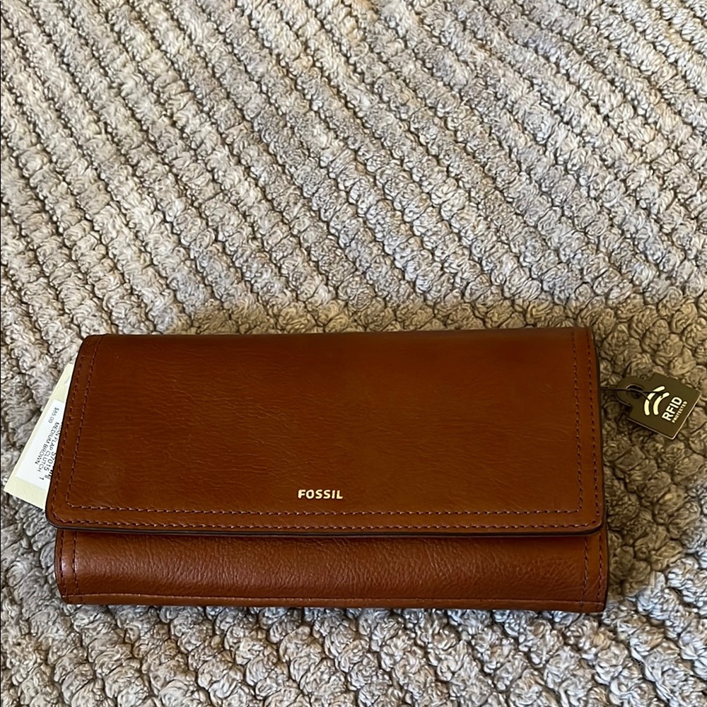 Fossil leather Logan Flap Clutch RFID
